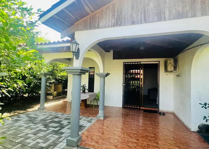 Con Jardin Privado Apartment